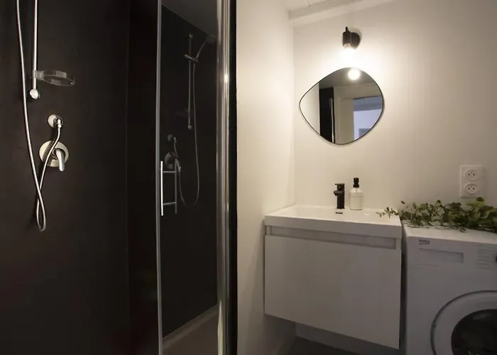 A Pied Au Coeur Du Vieil *