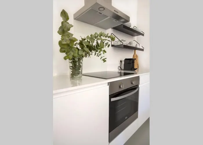 A Pied Au Coeur Du Vieil 昂蒂布