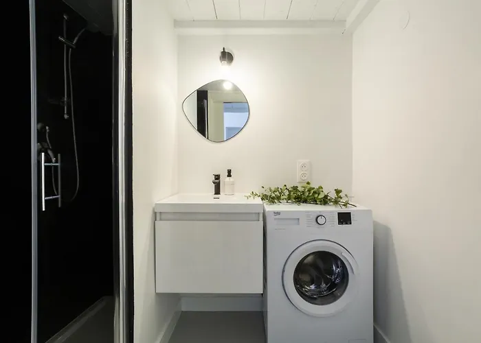 A Pied Au Coeur Du Vieil * 昂蒂布