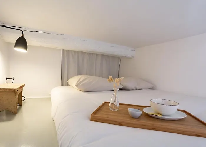 公寓 A Pied Au Coeur Du Vieil 昂蒂布